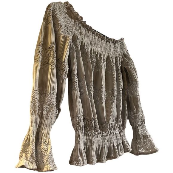 😊 3/$30 
New! lace off-or-on shoulder blouse Sz S dusty grey/blue - Picture 3 of 9